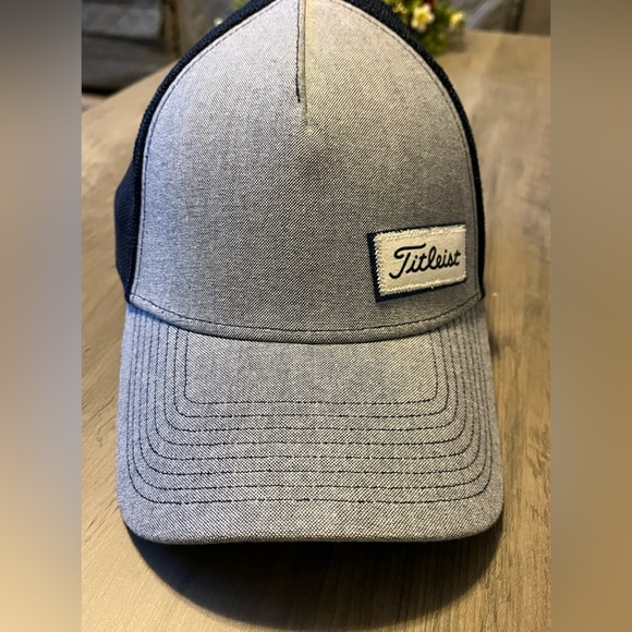 Titleist Hat - Picture 1 of 5